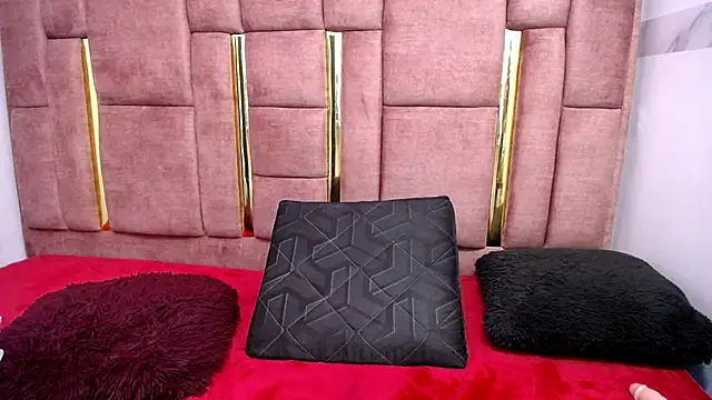 CHLOESHOW live XXX chat