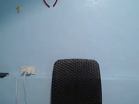 แชท XXX สดของ Creamy_Pussy21xx