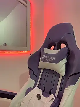 La-Gatiita-trans Show in webcam