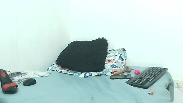 Madame_Desire élő XXX-chatje