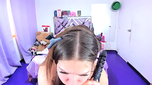 Luna_Analya élő XXX-chatje