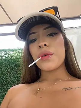 MystiqueXXX লাইভ XXX চ্যাট