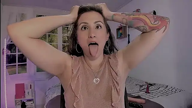 Chat +18 de vanessabrown_ ao vivo