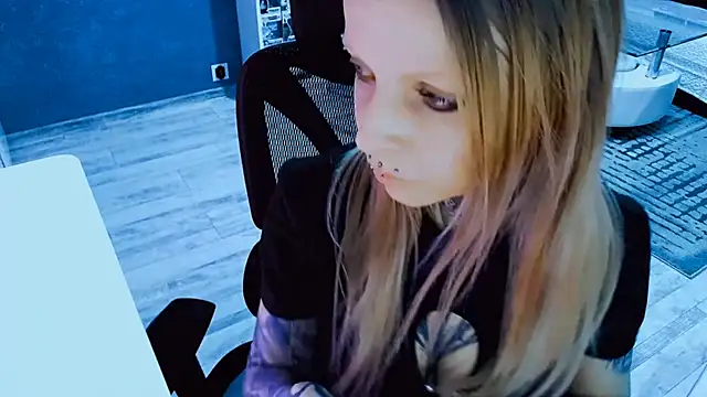 InesGold's Live XXX Chat