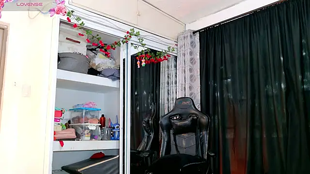 BLACK_ROSSE_1 Chat XXX live