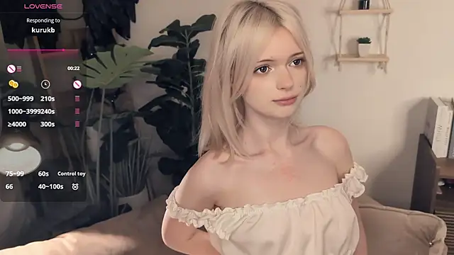 LaureMestler Show in webcam