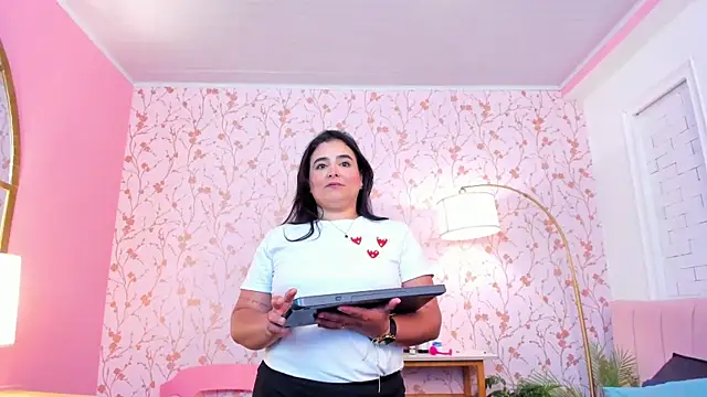 Chat +18 de taylor_bennet ao vivo