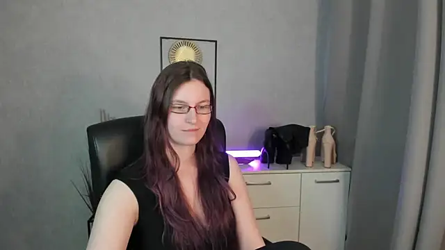 XXX chat uživo modela emmaxDelight
