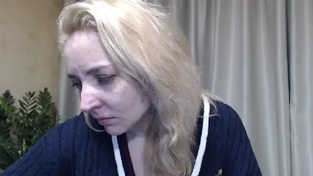 sweetpussy: διαδικτυακό σόου στην κάμερα