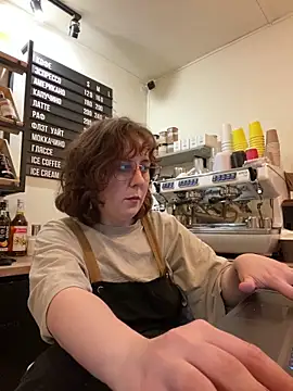 cinnabon_'s Live XXX Chat