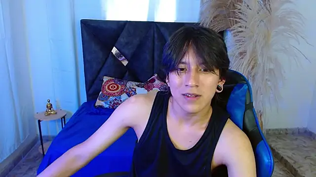 Show modela nikoo_18 na web-kameri