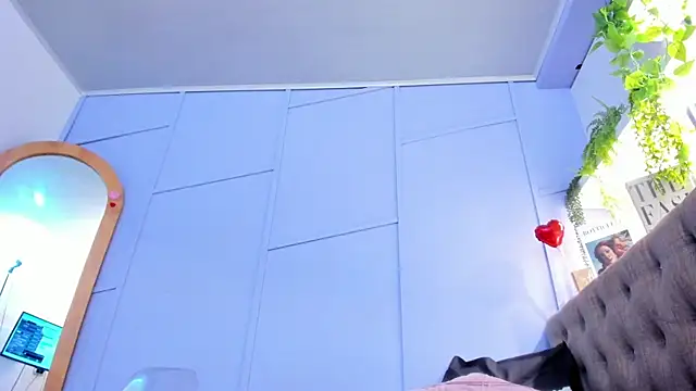 milavega_'s Live XXX Chat