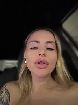 Živý XXX chat EmaSalis