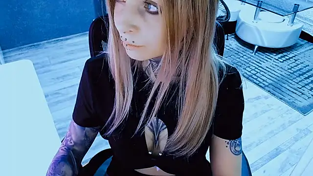 InesGoldのライブXXXチャット