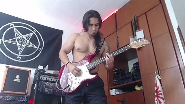 DeusBarbarus: διαδικτυακό σόου στην κάμερα