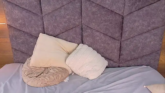 AnnieRouse__'s Live XXX Chat