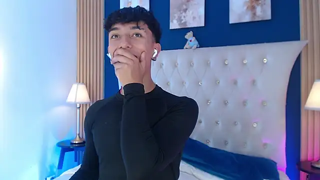 Aiden_Rivers_ Live XXX Chat