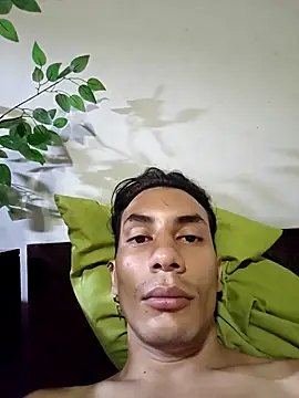 Show de divinityros na webcam