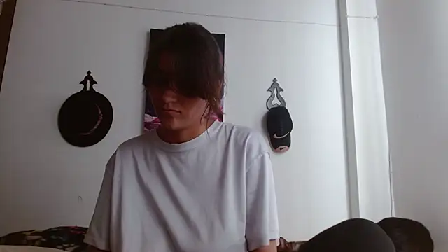 Chatroom XXX en direct de Crystal_Star_