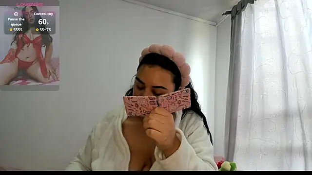 Chatroom XXX en direct de julietabigboobs