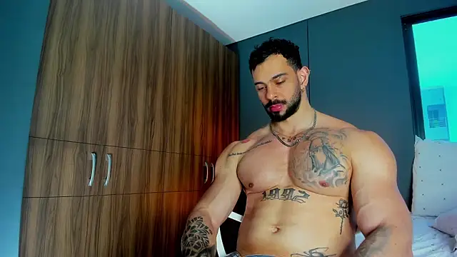 massimo_visconti's Webcam Show