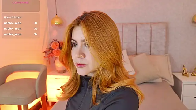 april_rousse 现场XXX聊天