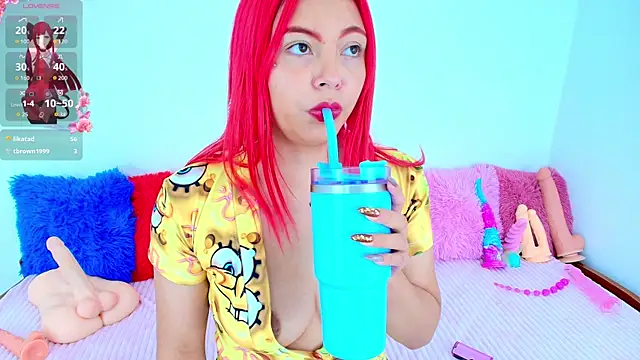 Cloee_Lovee Adlı Modelin Canlı XXX Sohbeti