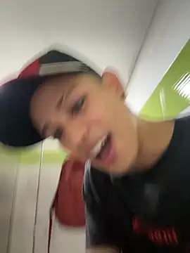 HarryGaze élő XXX-chatje