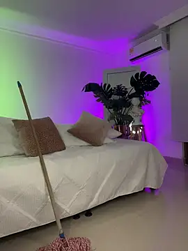 JANYLOVE__ – Naživo XXX chat