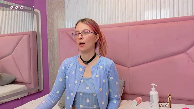 AmbeerWood_ Live XXX Chat