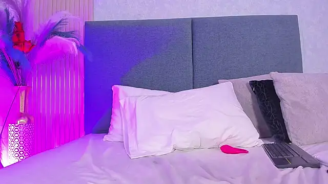 Laura_IvyのライブXXXチャット