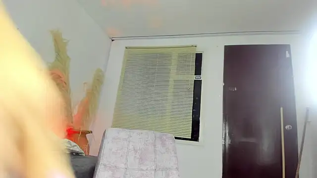 Scarlet_HiitのライブXXXチャット