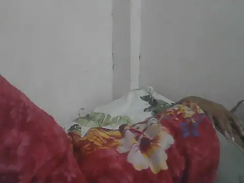 lovelypinay31xx Show in webcam