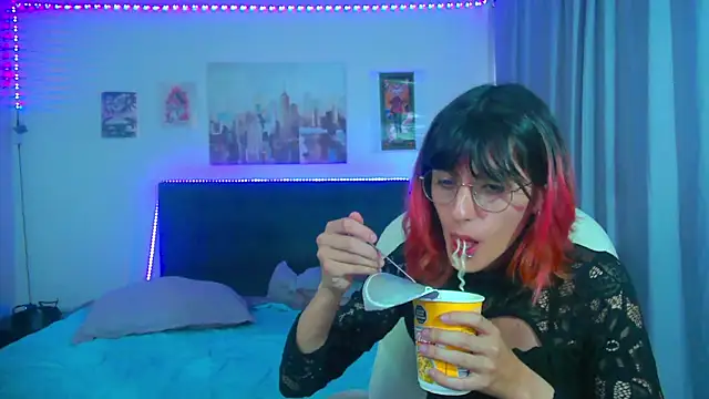 goth_minerva: διαδικτυακό σόου στην κ άμερα