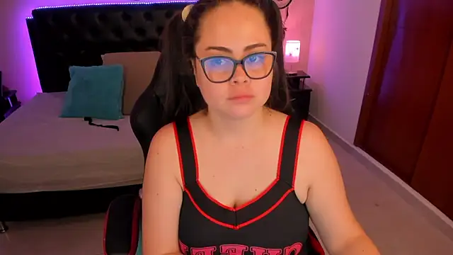 LolaVillalobos: онлайн-секс-чат