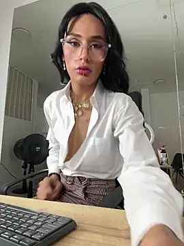 NahomiWhitte Webcam show