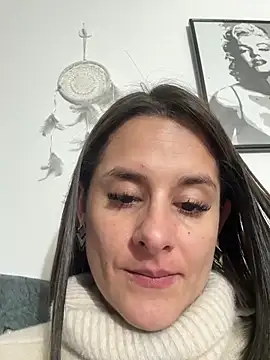 Alice_milf_ 现场XXX聊天