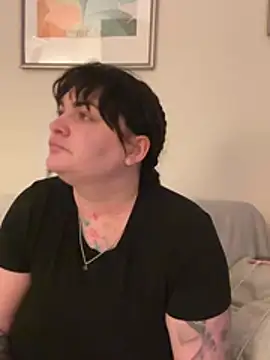 دردشة HeyBABYGIRL الجنسية المباشرة