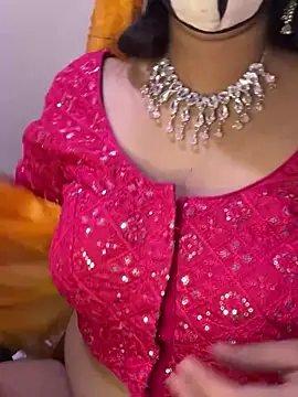 Chat +18 de HeartQueen05 ao vivo