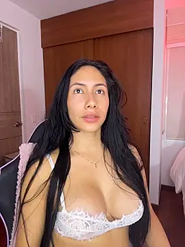 ArianaReynoldss Adlı Modelin Canlı XXX Sohbeti