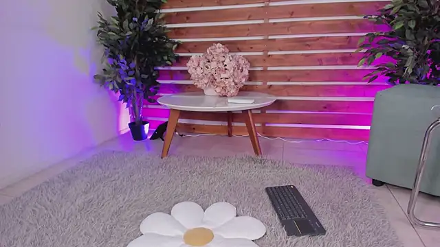 yen_lo_'s Live XXX Chat