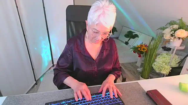 دردشة LovelyHelena الجنسية المباشرة