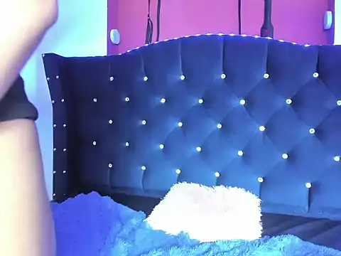 sharlotte_hh Adlı Modelin Canlı XXX Sohbeti