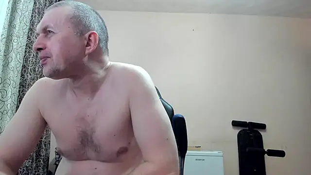 Show modela SanFrantsisko na web-kameri