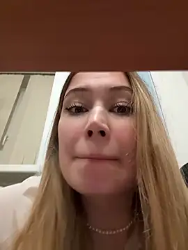 blonde_exe – webcam-show