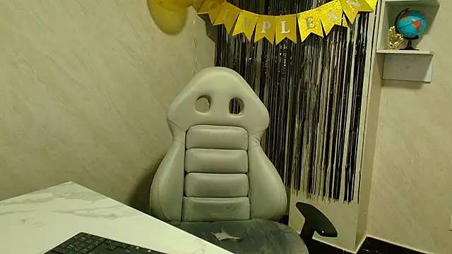 Chat XXX en directo de Helenn_Moore