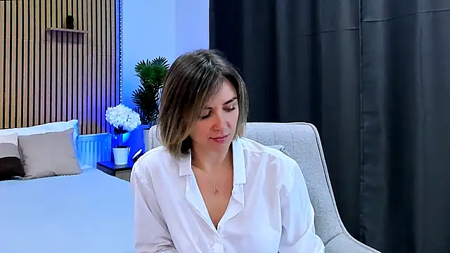 EmeraldGlow Adlı Modelin Canlı XXX Sohbeti