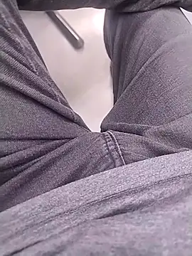 engineer_1980 Show in webcam