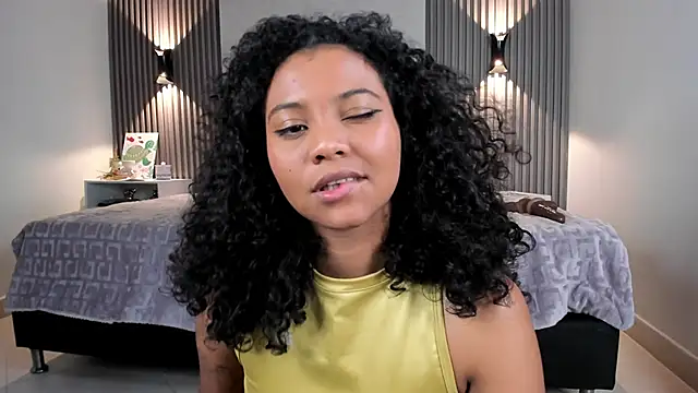 ZafiiraaのライブXXXチャット