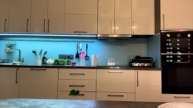 SoftnessMila Chat XXX in diretta